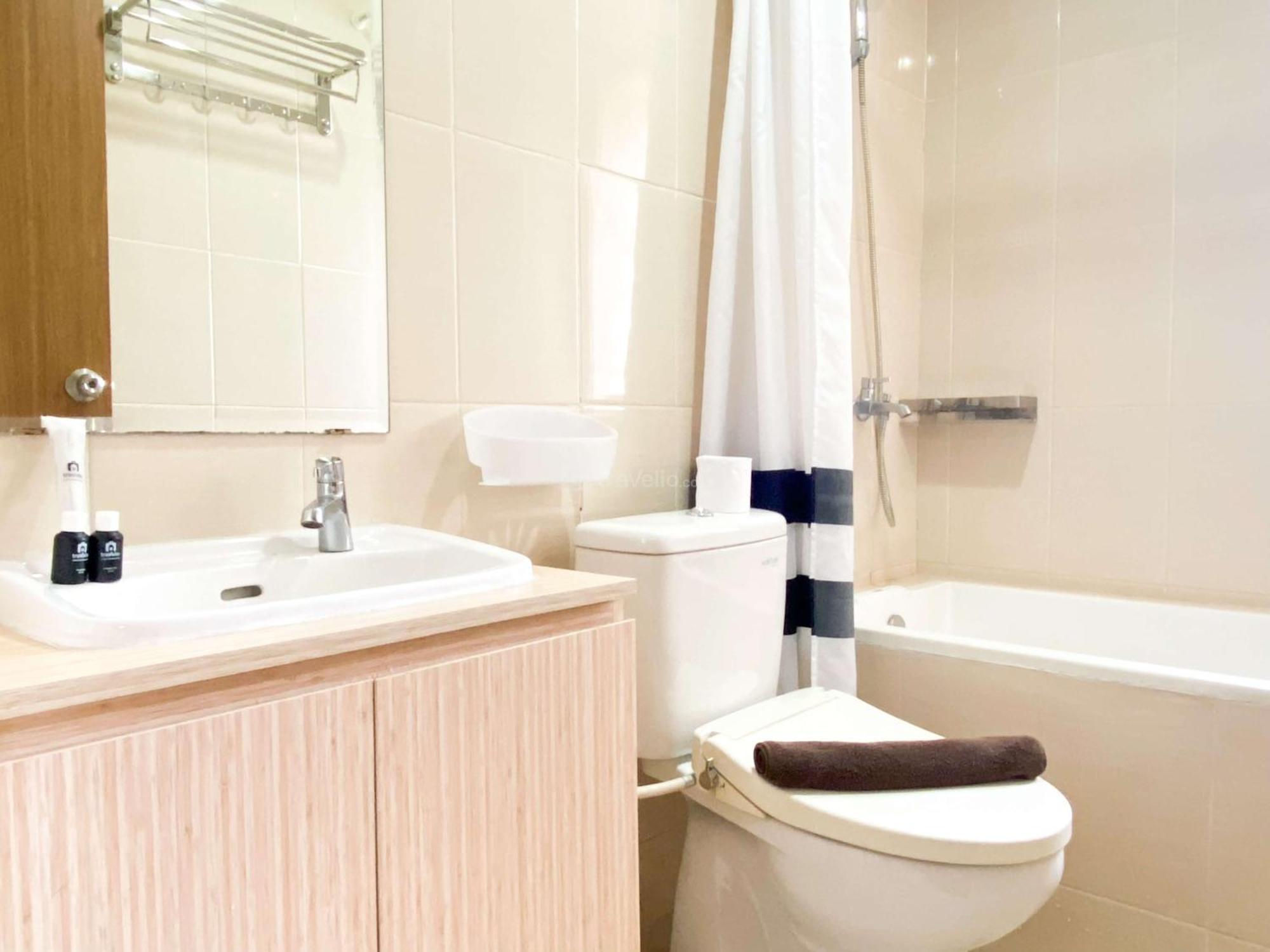And Comfortable 2br Oasis By Travelio Apartemen Cikarang